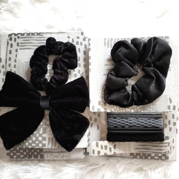Bundle of 8 Piece Hair Accessories \6 in 1 Gift Box\ 2 in Gift Box - Picture 1 of 8